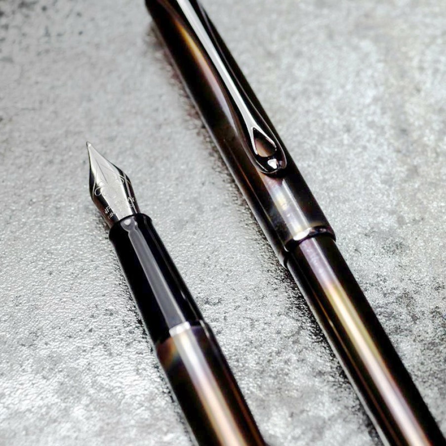 Writing Levenger Fountain Pens | Diplomat Traveller Fountain Pen