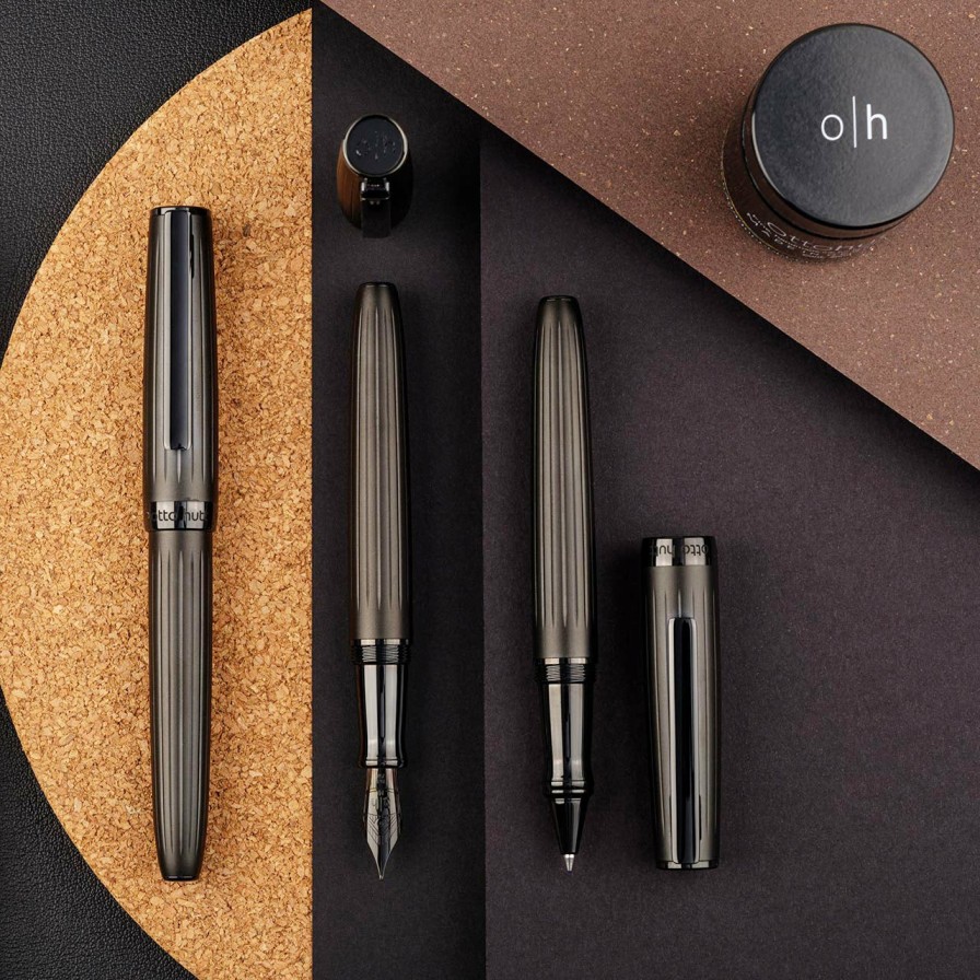 Writing Levenger + 22 More | Otto Hutt D07 Black Matte Fountain Pen