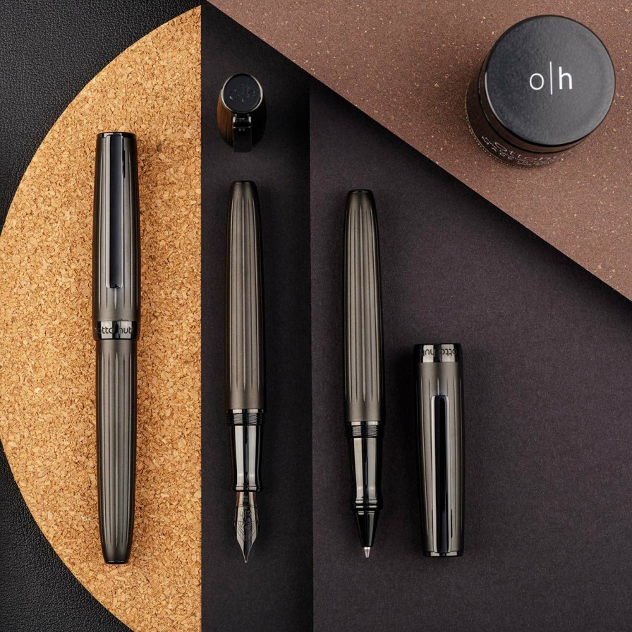 Writing Levenger Rollerball Pens | Otto Hutt D07 Black Matte Rollerball Pen